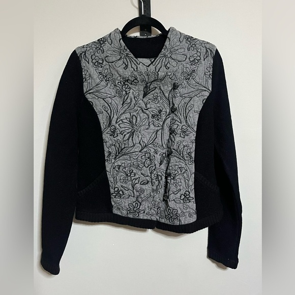 Knitted & Knotted Sweater Sz Large - Picture 2 of 10